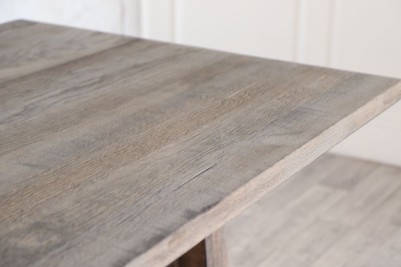 henley-oak-dining-table-silverback-tabletop